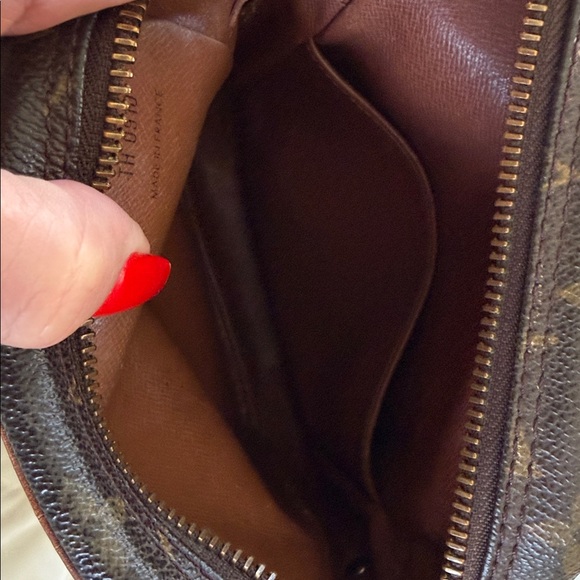 Louis Vuitton Monogram Canvas Messenger Bag - Picture 8 of 11